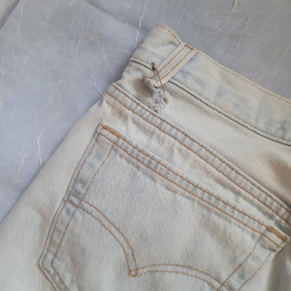 Vintahe 90s Levis High Waist Denim Jeans - Picture 3 of 7